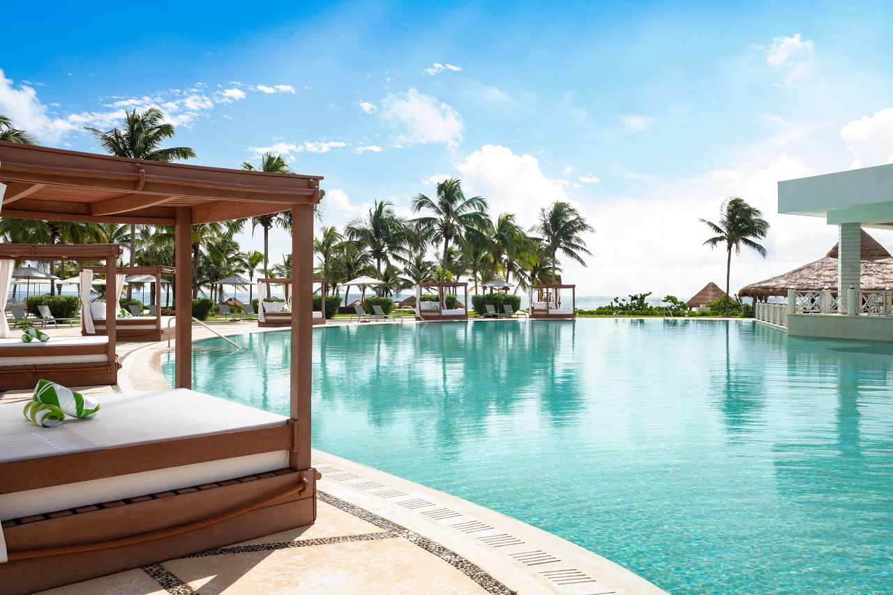 RV-CNC-CUNIF-P0090-Main-Pool